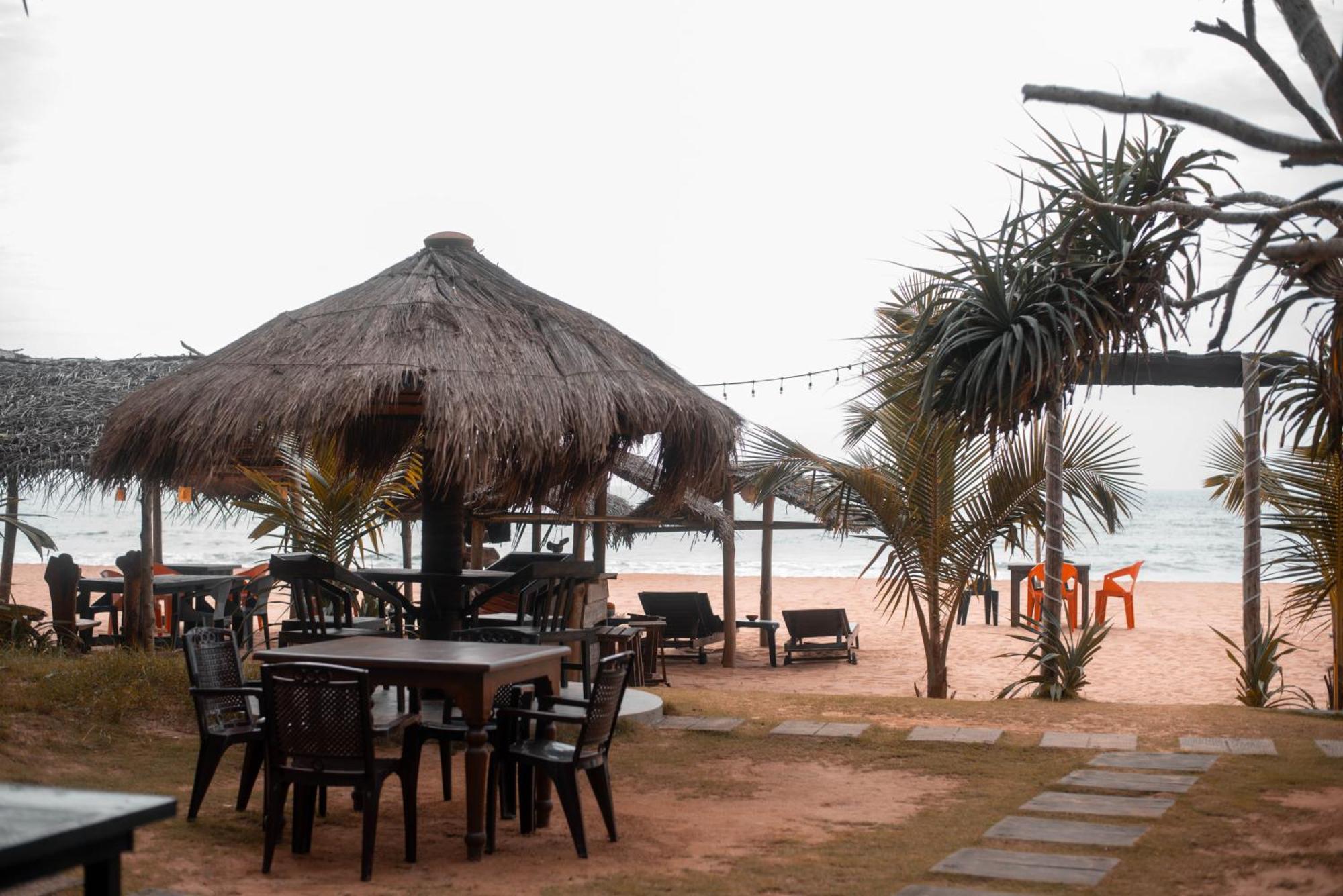 Hotel Sea Trails Bentota Exterior foto